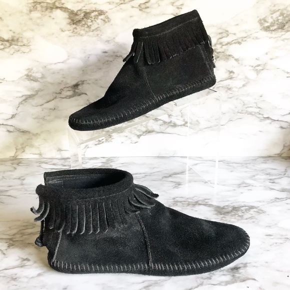 Minnetonka Shoes - Vtg Minnetonka Moccasins Black Suede Leather 6.5